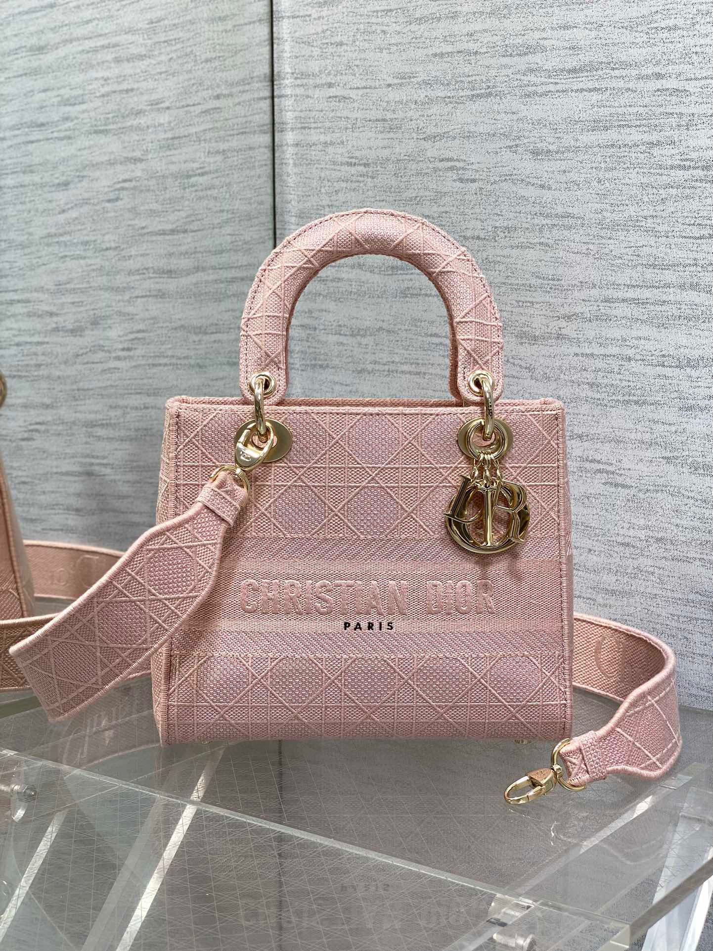 Christian Dior Lady Wuge Saiz：24*11*20sm