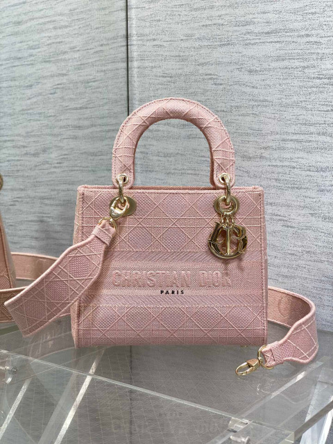Christian Dior Lady Wuge Saiz：24*11*20sm
