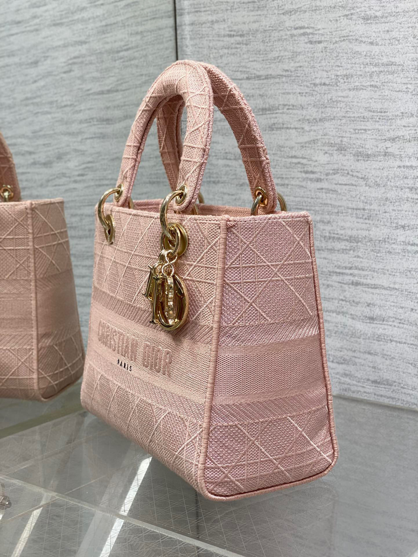 Christian Dior Lady Wuge Saiz：24*11*20sm