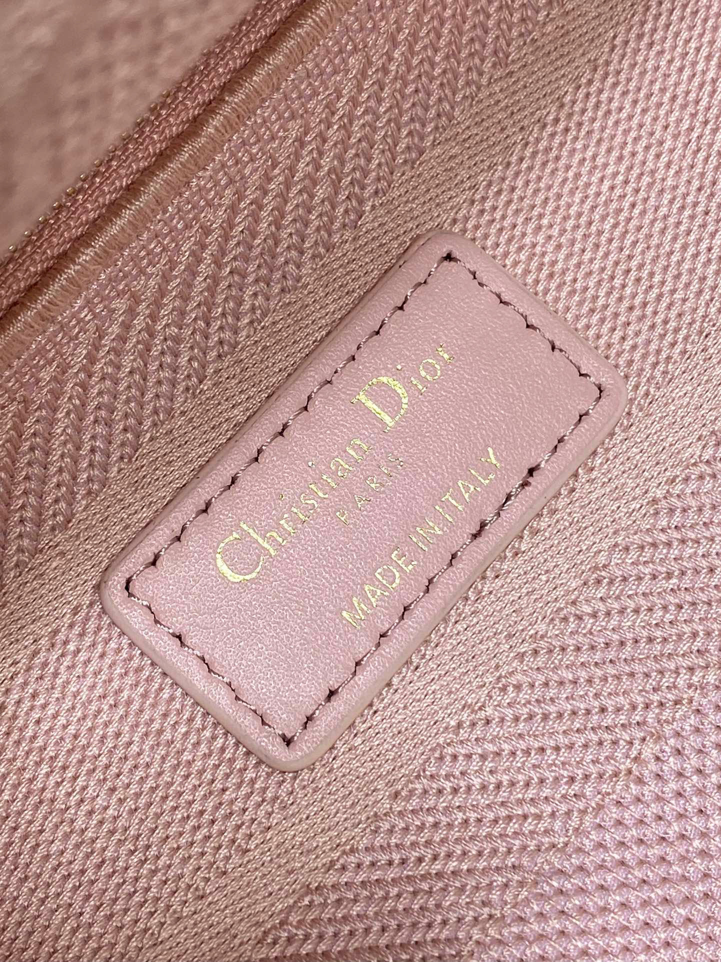 Christian Dior Lady Wuge Saiz：24*11*20sm