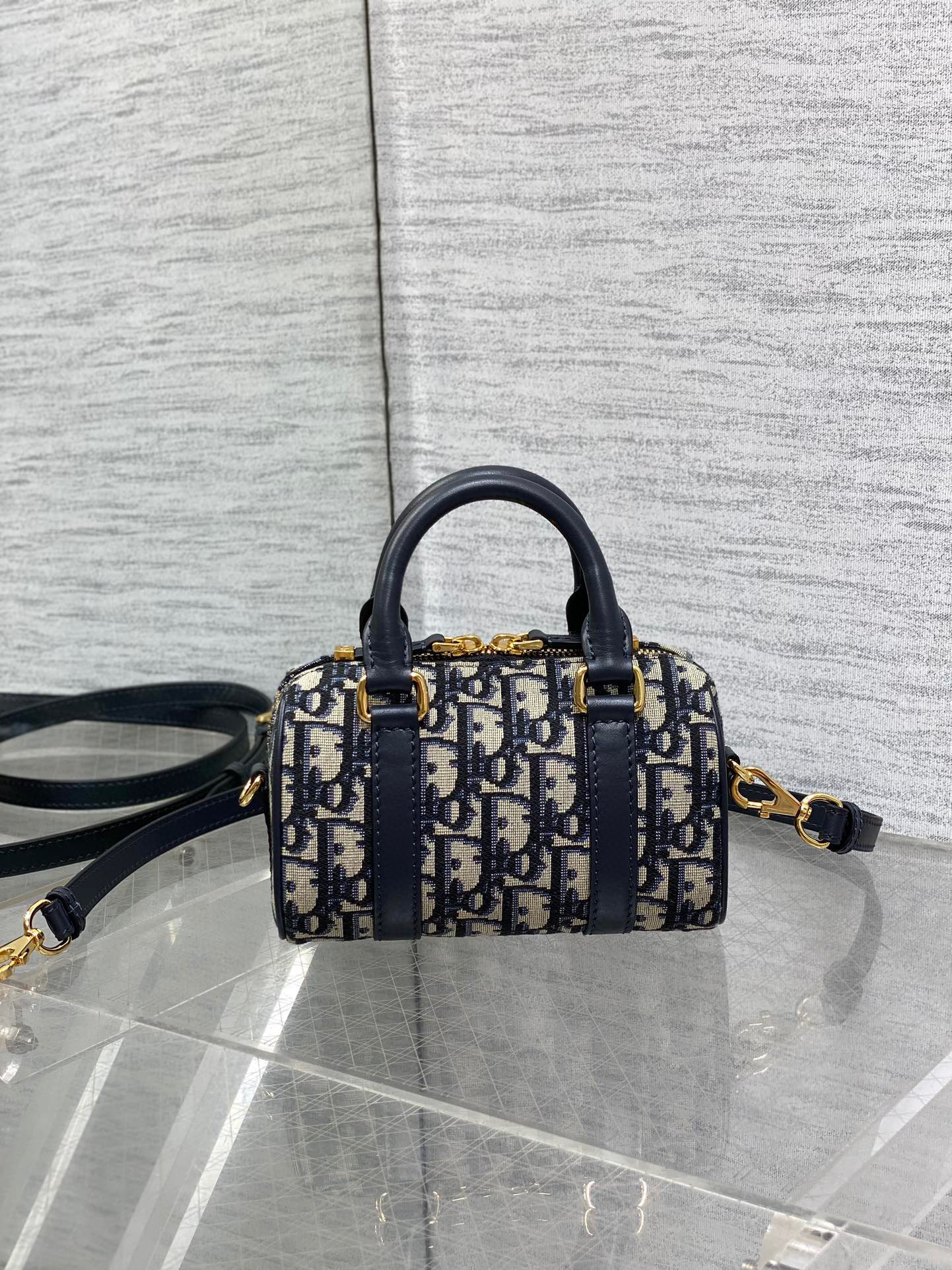 Christian Dior  Groove bag Size：17*10*8cm