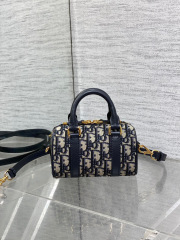 Christian Dior  Groove bag Size：17*10*8cm