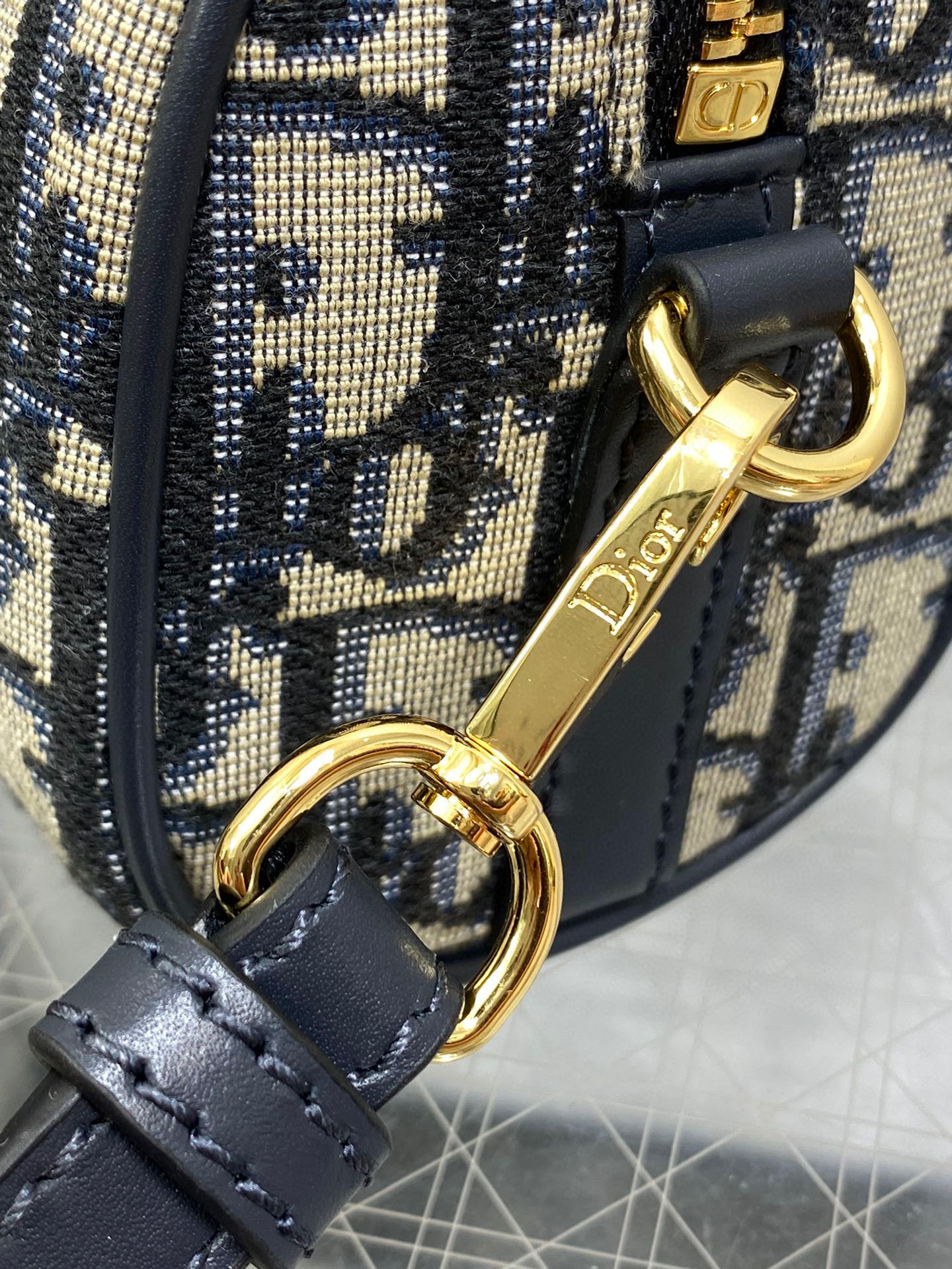 Christian Dior  Groove bag Size：17*10*8cm