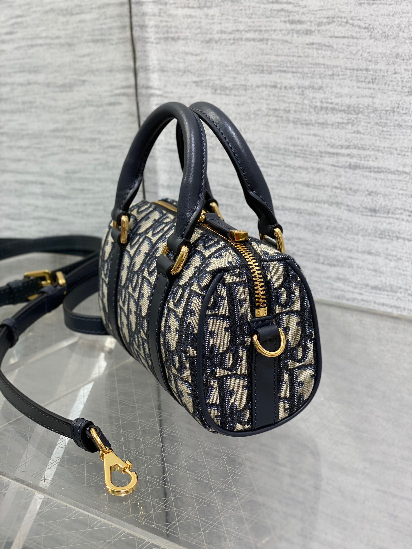 Christian Dior  Groove bag Size：17*10*8cm