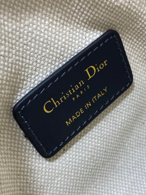 Christian Dior  Groove bag Size：17*10*8cm