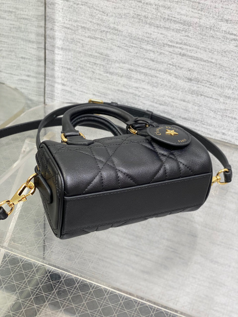 Christian Dior Groove Tasche Größe: 17 x 10 x 8 cm