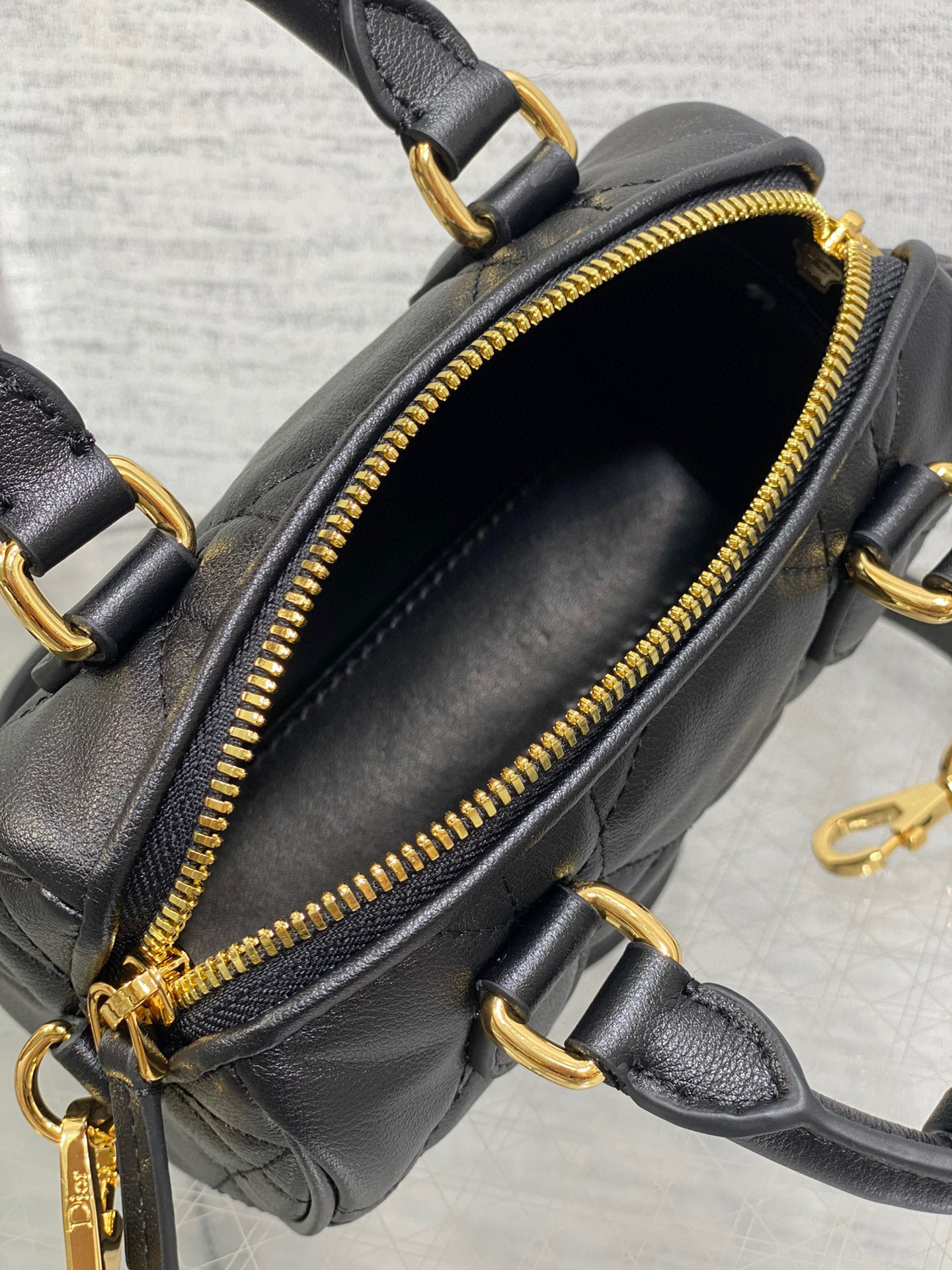 Christian Dior Groove Tasche Größe: 17 x 10 x 8 cm