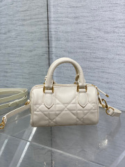 Christian Dior Groove Tasche Größe: 17 x 10 x 8 cm