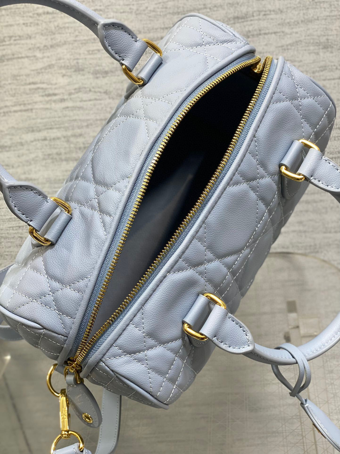 Beg Christian Dior Groove Saiz：25*19*16sm