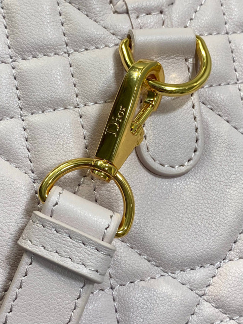 Christian Dior Groove Tasche Größe: 25 x 19 x 16 cm