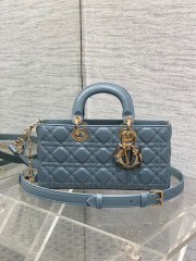 Christian Dior Clutch mit Perlenkette, Größe: 26 x 6 x 14 cm