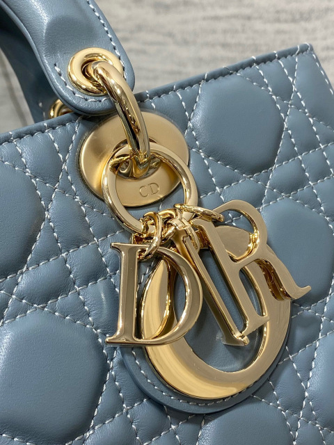 Christian Dior Clutch mit Perlenkette, Größe: 26 x 6 x 14 cm