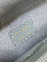 Christian Dior Clutch mit Perlenkette, Größe: 26 x 6 x 14 cm