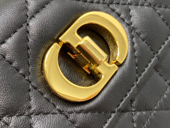 Christian Dior Miss Caro Größe: 17 * 13 * 7,5 cm