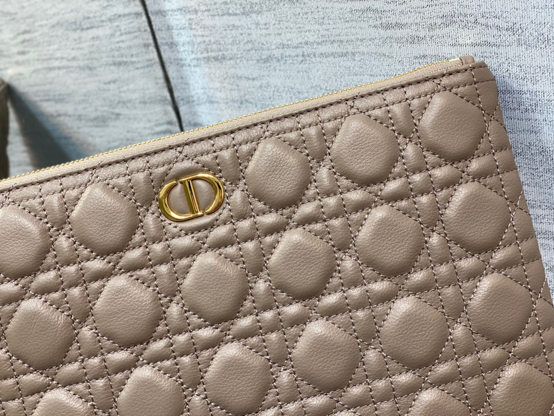 Saiz beg harian Christian Dior Caro：30*24*3cm