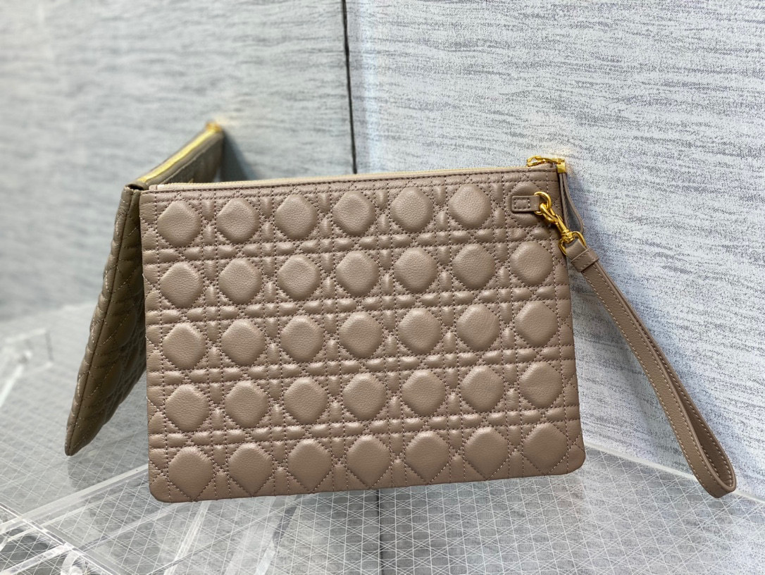 Saiz beg harian Christian Dior Caro：30*24*3cm