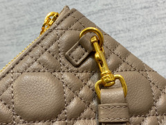 Saiz beg harian Christian Dior Caro：30*24*3cm