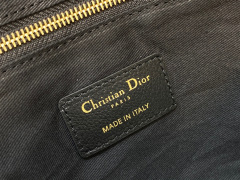 Christian Dior Caro Daily bag Size：30*24*3cm