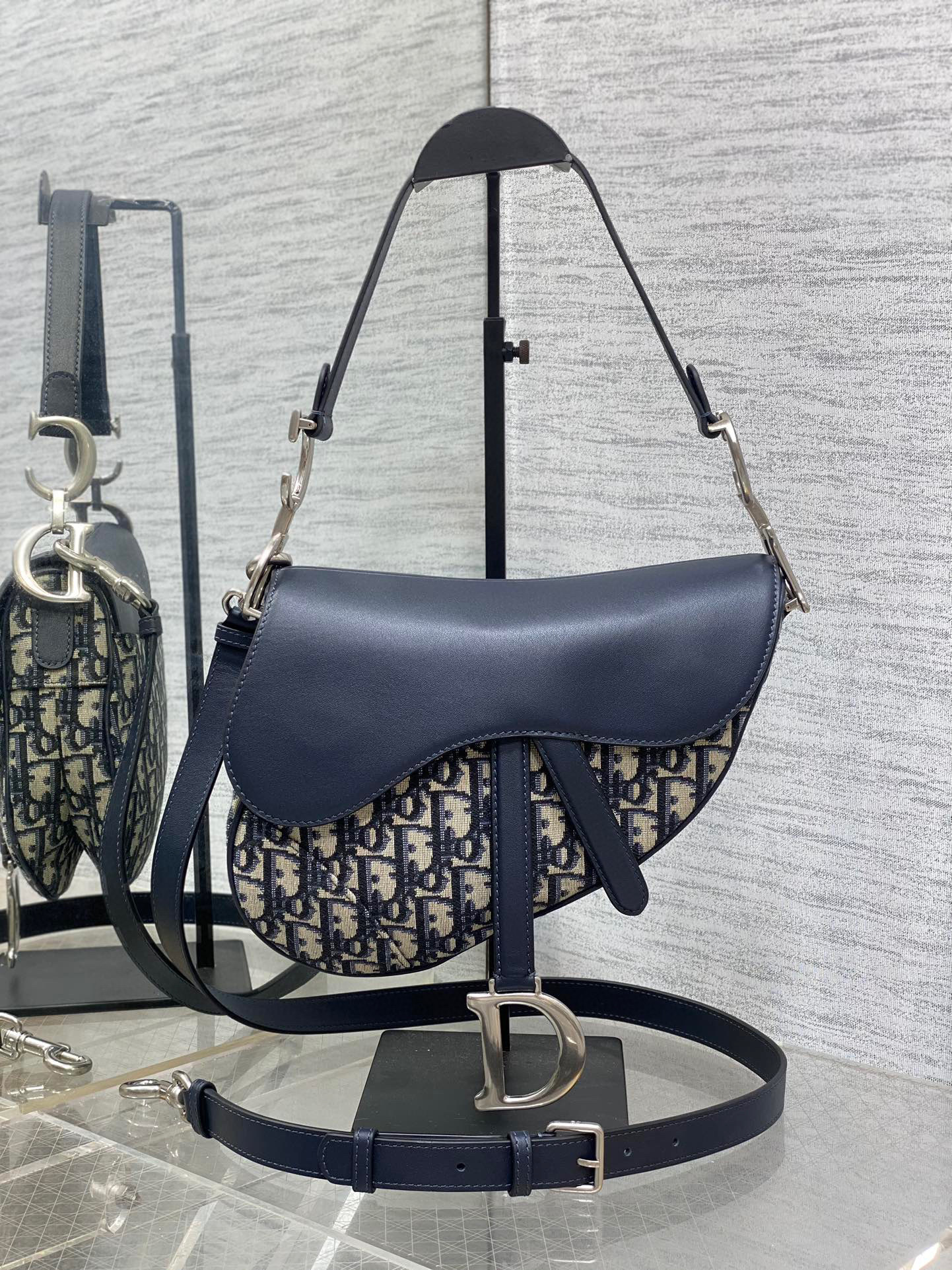Christian Dior Saddle bag Size：17*5*15cm