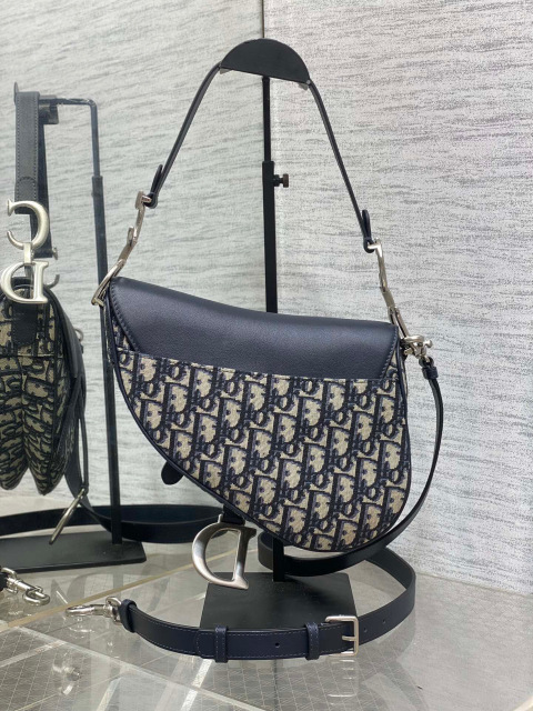 Christian Dior Saddle bag Size：17*5*15cm