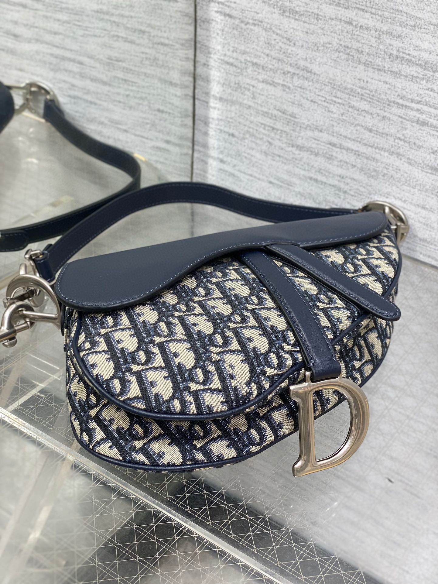 Christian Dior Saddle bag Size：17*5*15cm