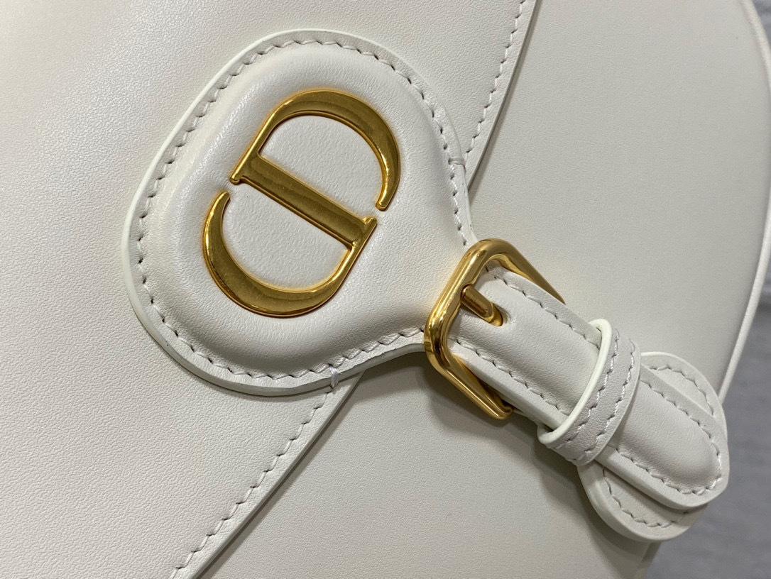 Christian Dior bobby bag Size：22*17*6cm
