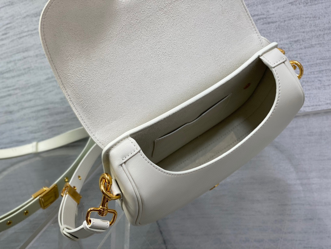 Christian Dior bobby bag Size：22*17*6cm