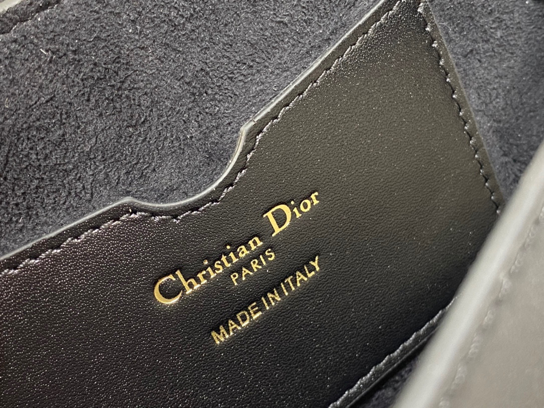 Christian Dior Bobby Bag Größe: 22 * 5 * 17 cm
