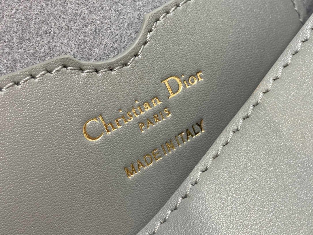 Christian Dior bobby bag  Size：22*17*6cm