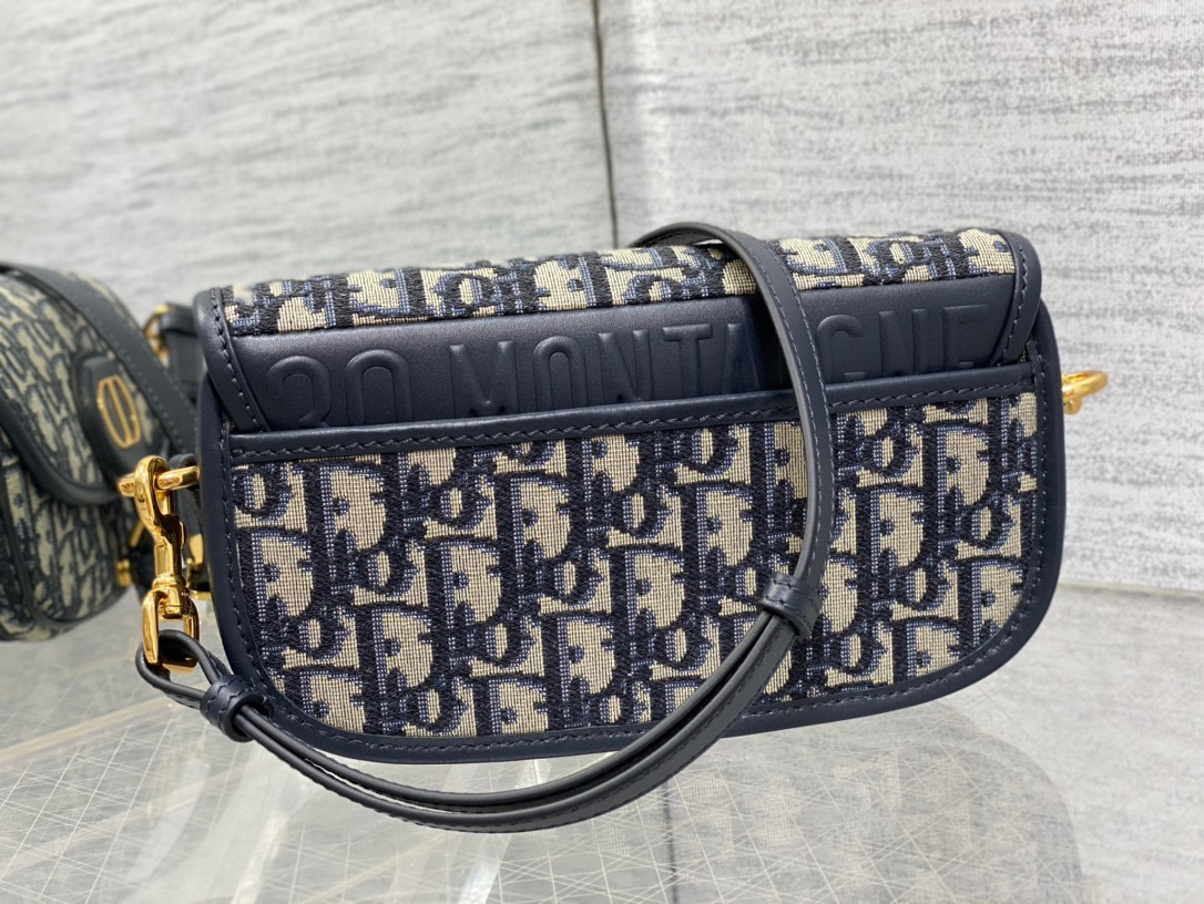 Christian Dior Bobby Bag Größe: 22 * 5 * 17 cm