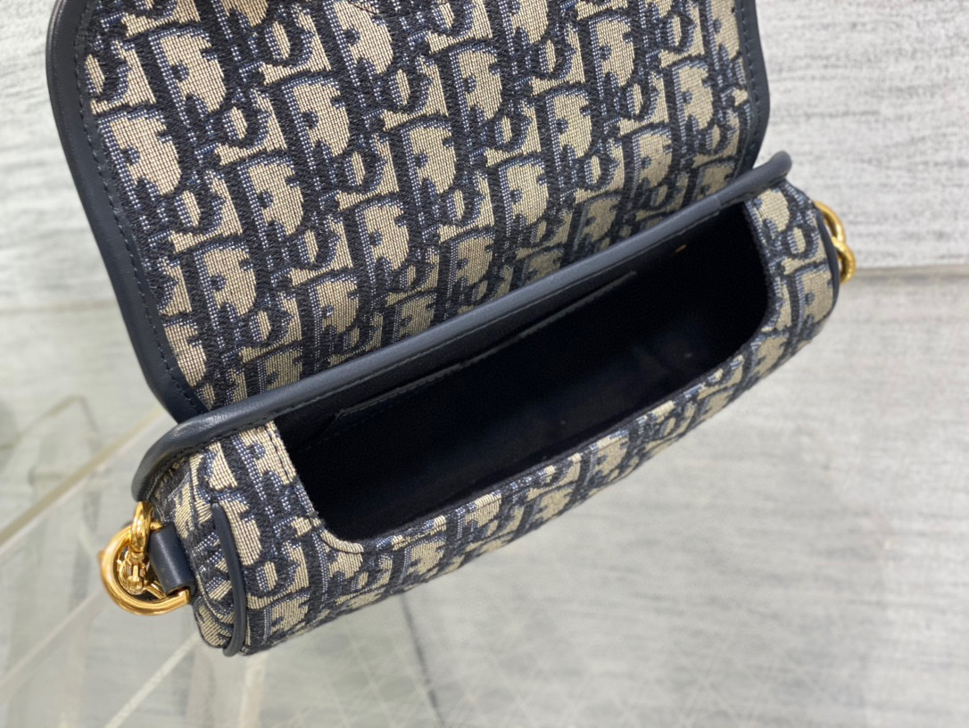 Christian Dior Bobby Bag Größe: 22 * 5 * 17 cm