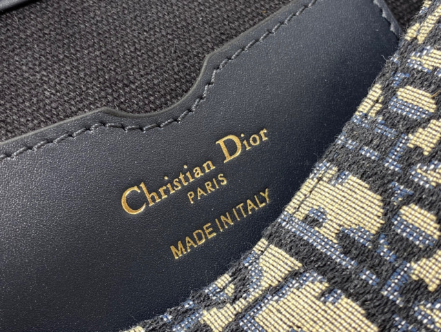 Christian Dior Bobby Bag Größe: 22 * 5 * 17 cm