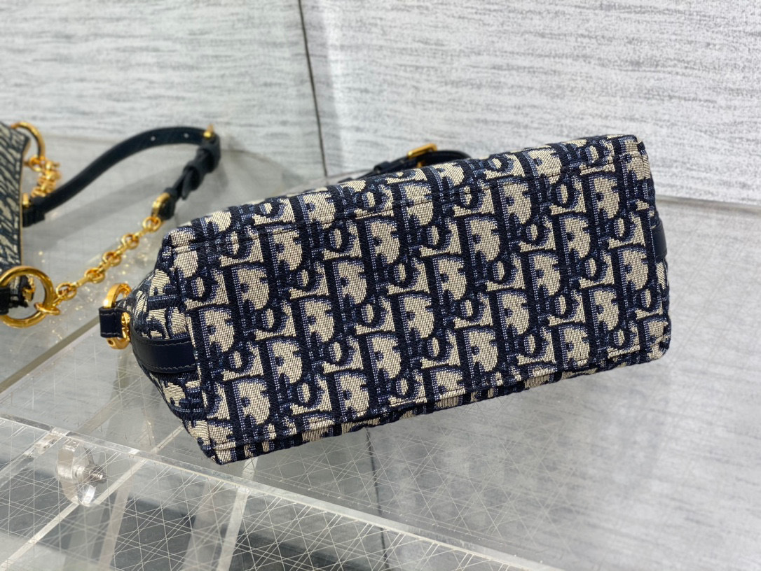Beg bintang Christian Dior Hobo Saiz：28.5*10*14.5sm