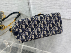 Beg bintang Christian Dior Hobo Saiz：28.5*10*14.5sm