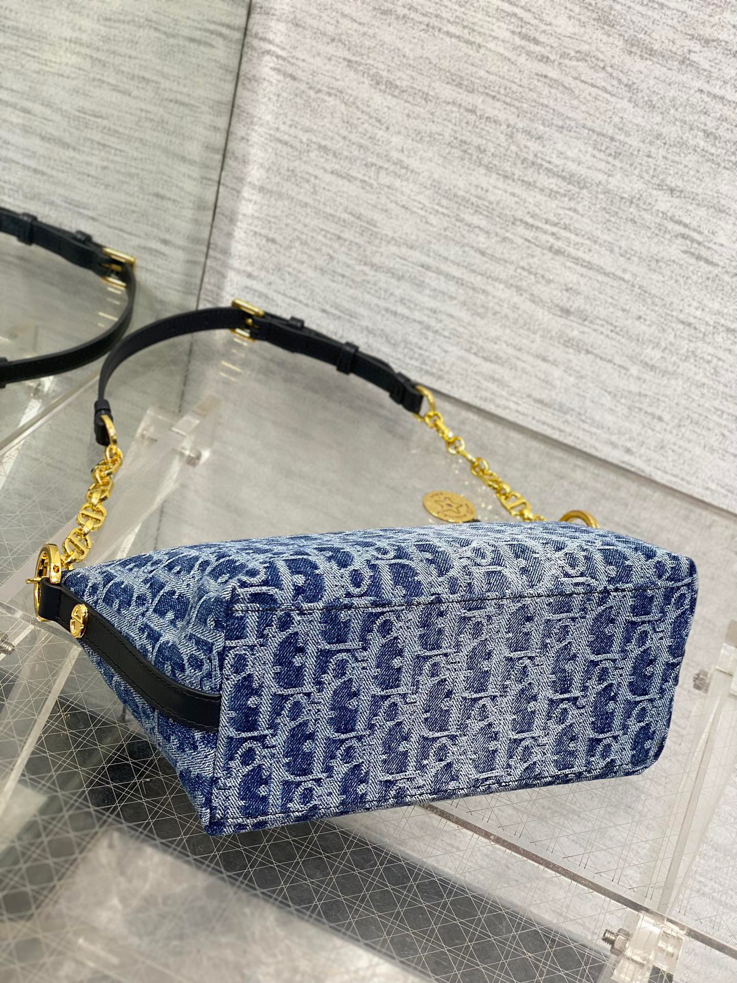 Christian Dior Hobo star bag Size：28.5*10*14.5cm
