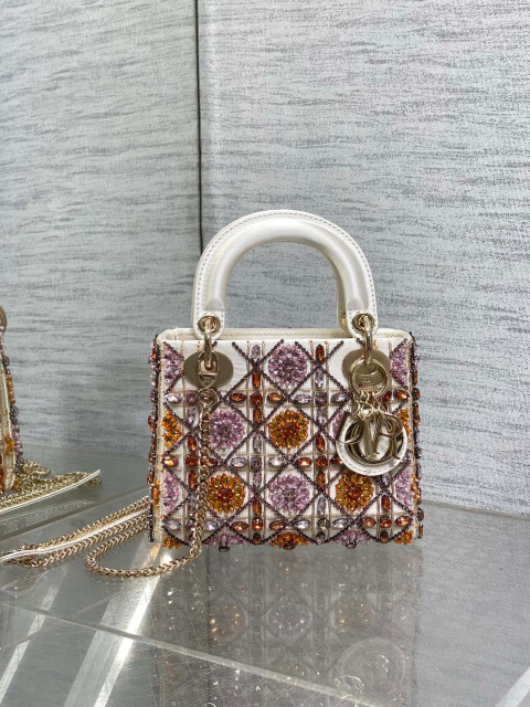 Beg tersuai Christian Dior Lady Saiz：24*11*20sm