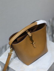 Borsa a secchiello Yves Saint Laurent Dimensioni: 20*17*13cm
