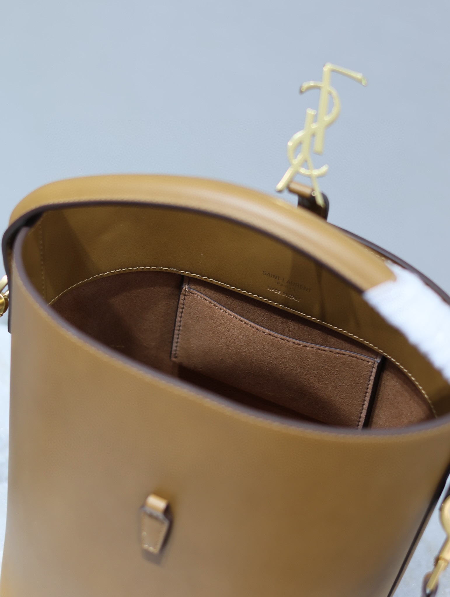 Borsa a secchiello Yves Saint Laurent Dimensioni: 20*17*13cm