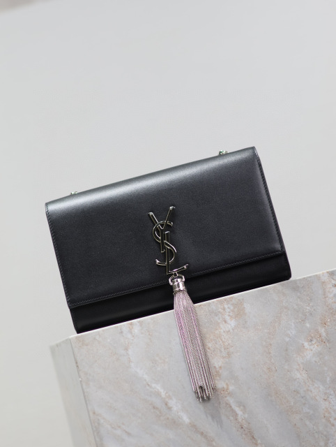 Borsa con frange Yves Saint Laurent Dimensioni: 24*14,5*5 cm