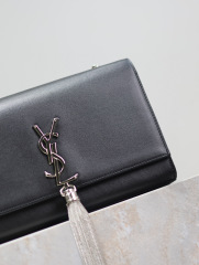 Borsa con frange Yves Saint Laurent Dimensioni: 24*14,5*5 cm