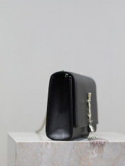 Borsa con frange Yves Saint Laurent Dimensioni: 24*14,5*5 cm