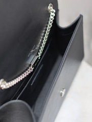 Borsa con frange Yves Saint Laurent Dimensioni: 24*14,5*5 cm