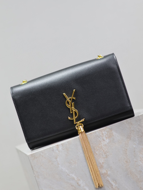 Borsa con frange Yves Saint Laurent Dimensioni: 24*14,5*5 cm