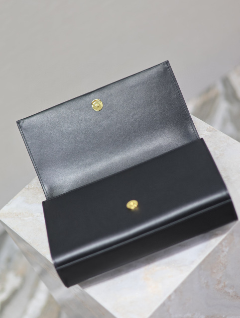 Borsa con frange Yves Saint Laurent Dimensioni: 24*14,5*5 cm