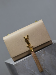 Borsa con frange Yves Saint Laurent Dimensioni: 24*14,5*5 cm