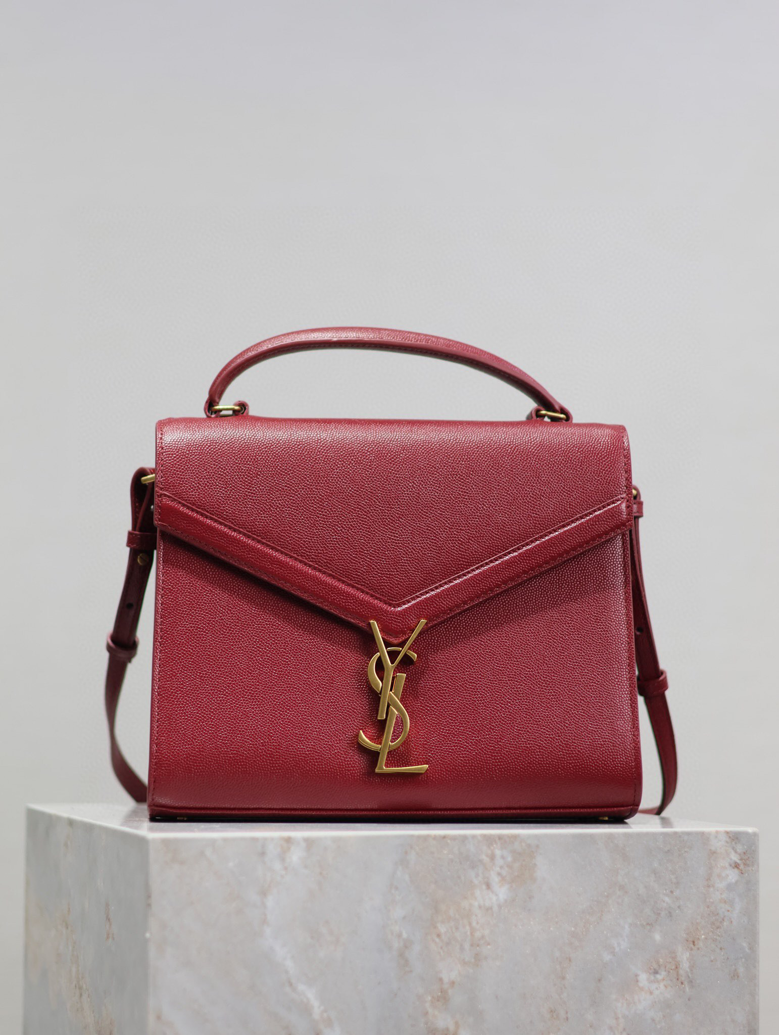Yves Saint Laurent Cassndra bag  Size：24.5*20*11.5cm