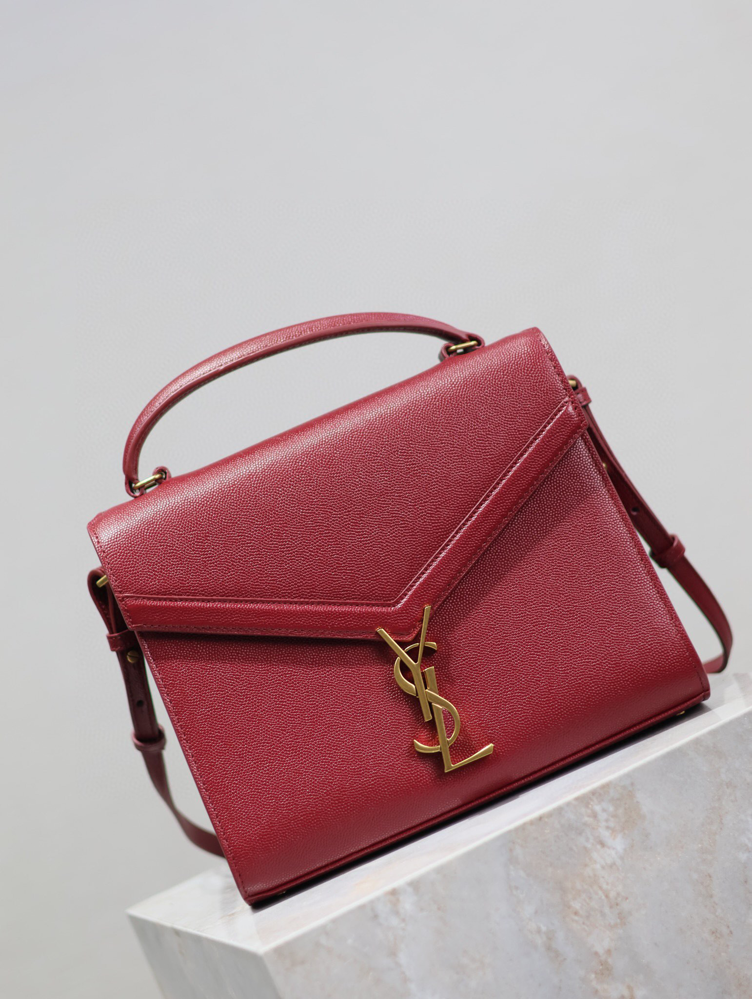 Yves Saint Laurent Cassndra bag  Size：24.5*20*11.5cm