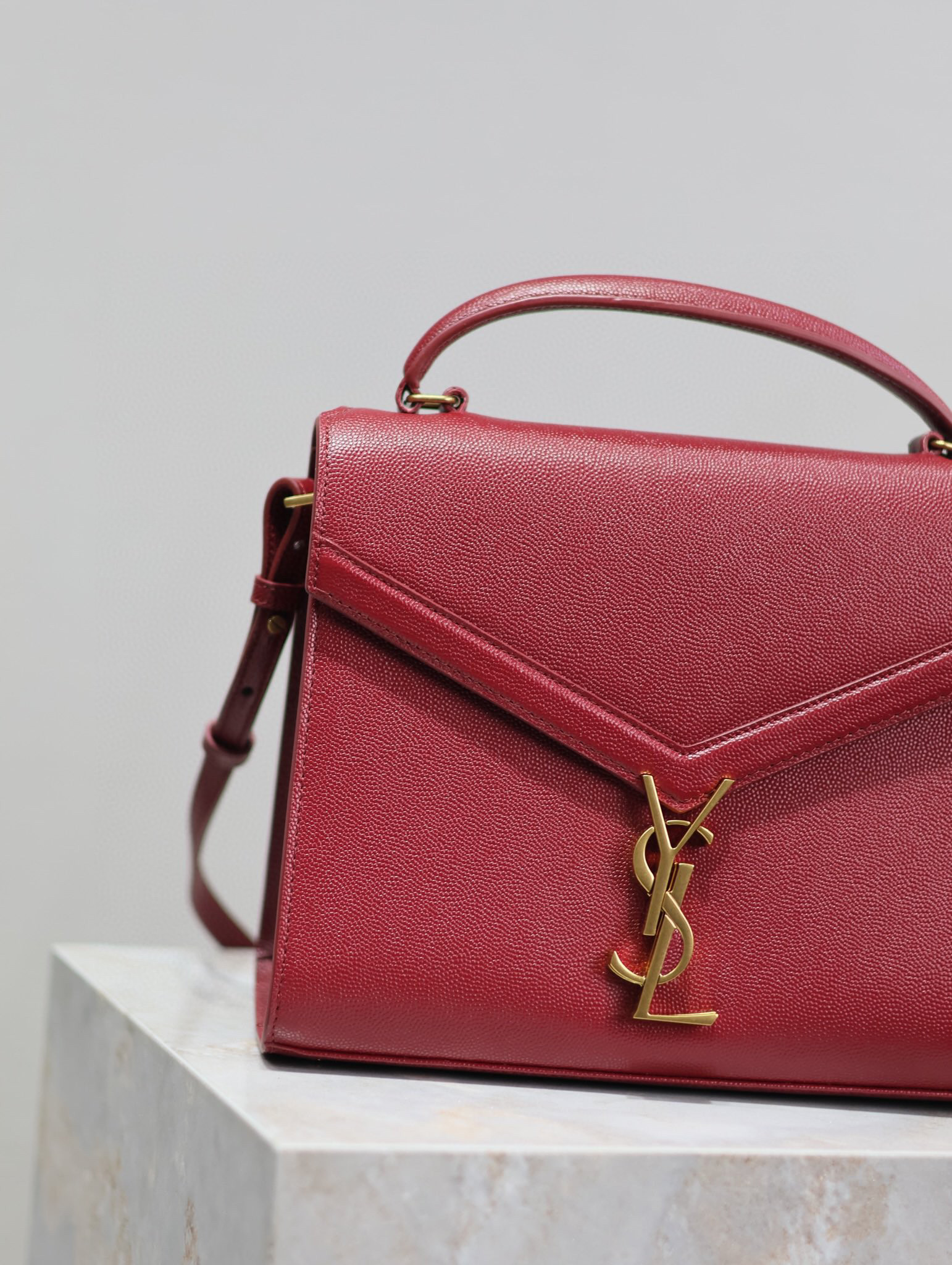 Yves Saint Laurent Cassndra bag  Size：24.5*20*11.5cm