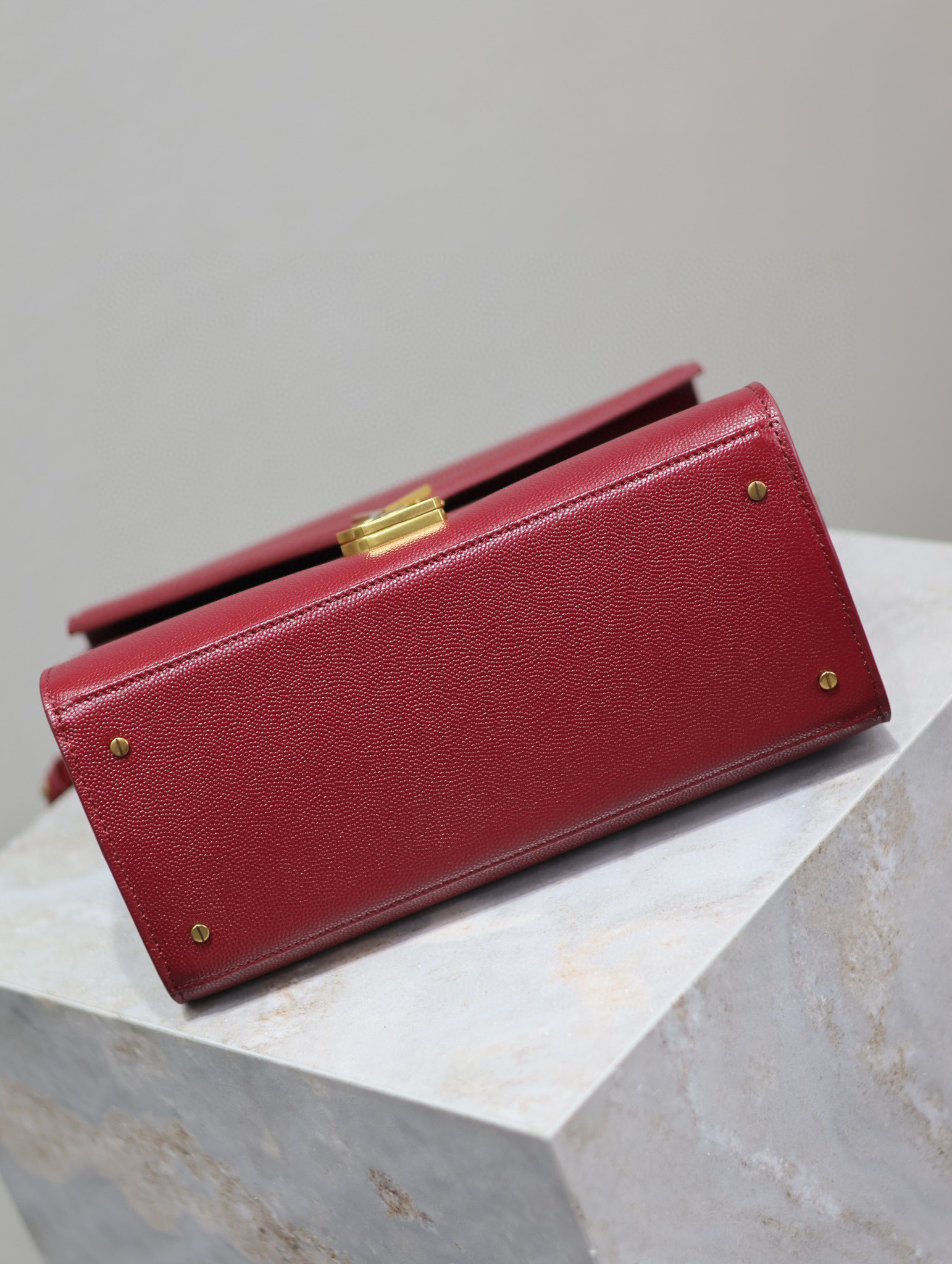 Yves Saint Laurent Cassndra bag  Size：24.5*20*11.5cm