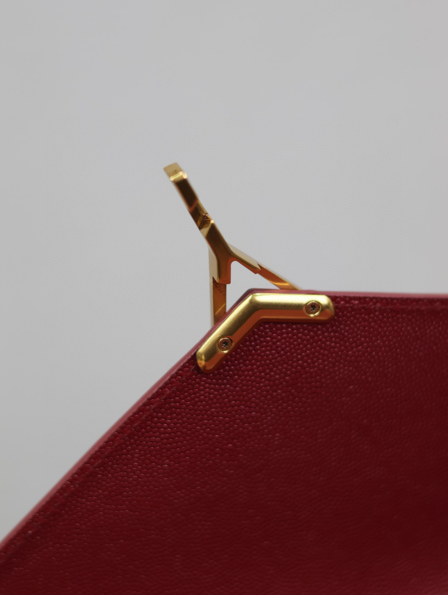 Yves Saint Laurent Cassndra bag  Size：24.5*20*11.5cm